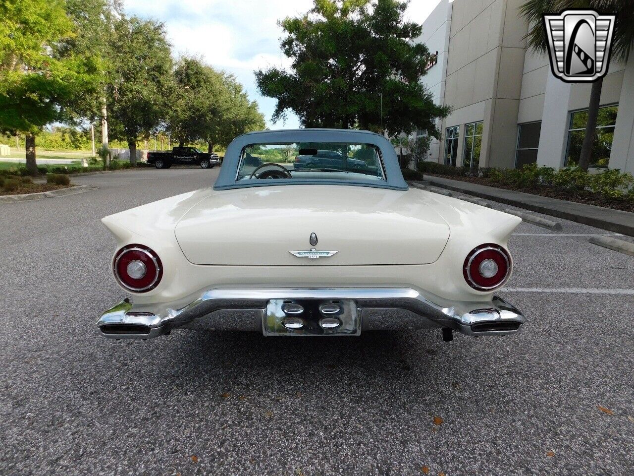 Ford-Thunderbird-1957-4