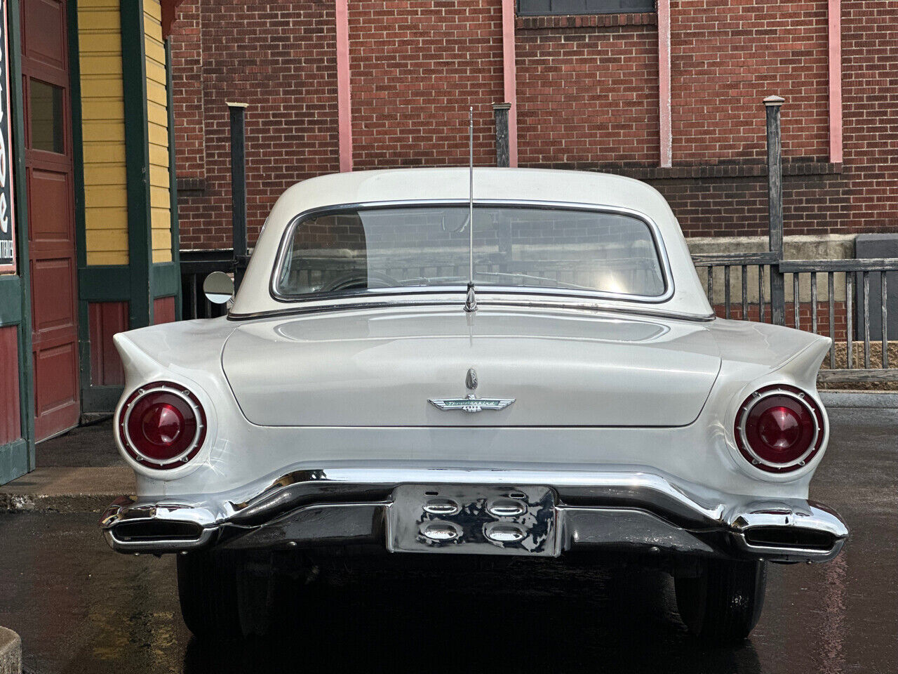 Ford-Thunderbird-1957-4