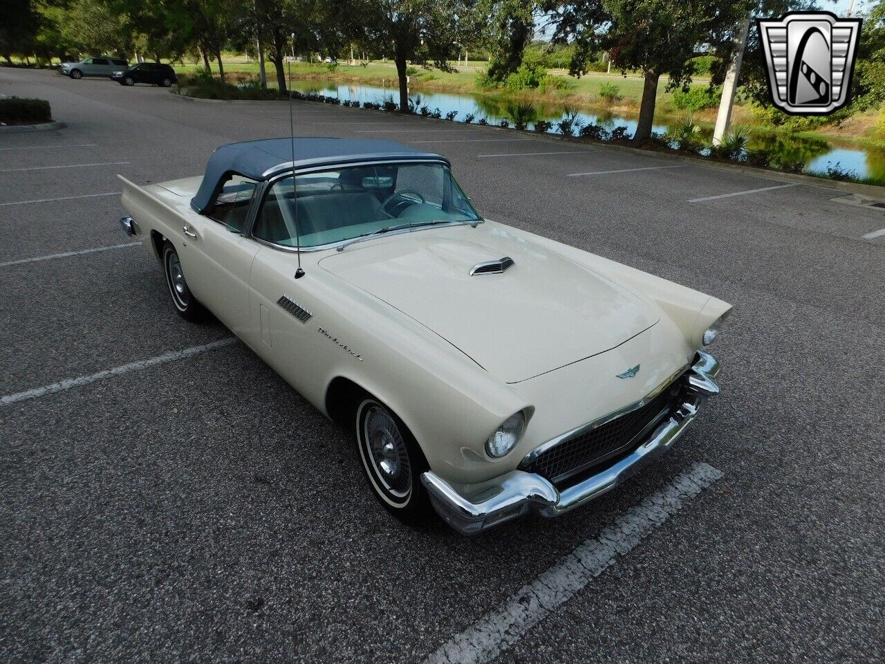 Ford-Thunderbird-1957-6