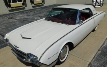 Ford-Thunderbird-1961-2