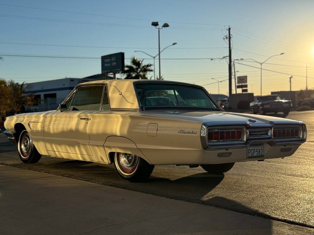 Ford-Thunderbird-1965-19