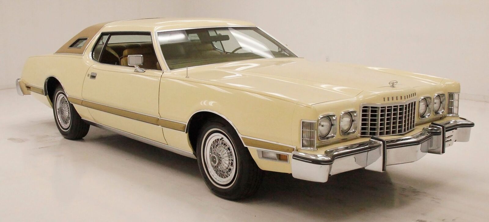 Ford-Thunderbird-1976-1