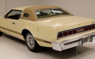 Ford-Thunderbird-1976-4