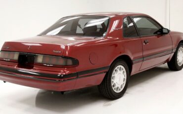 Ford-Thunderbird-1987-4