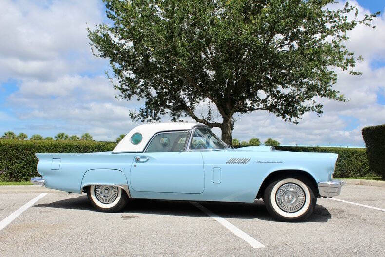 Ford-Thunderbird-Berline-1957-2