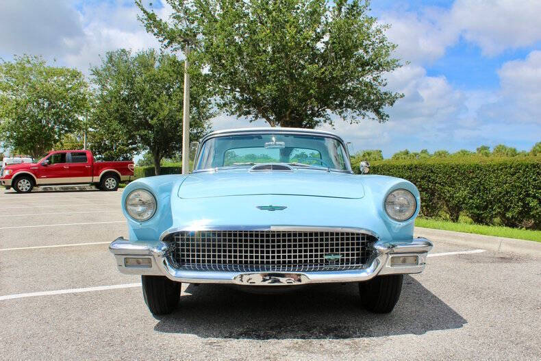 Ford-Thunderbird-Berline-1957-5