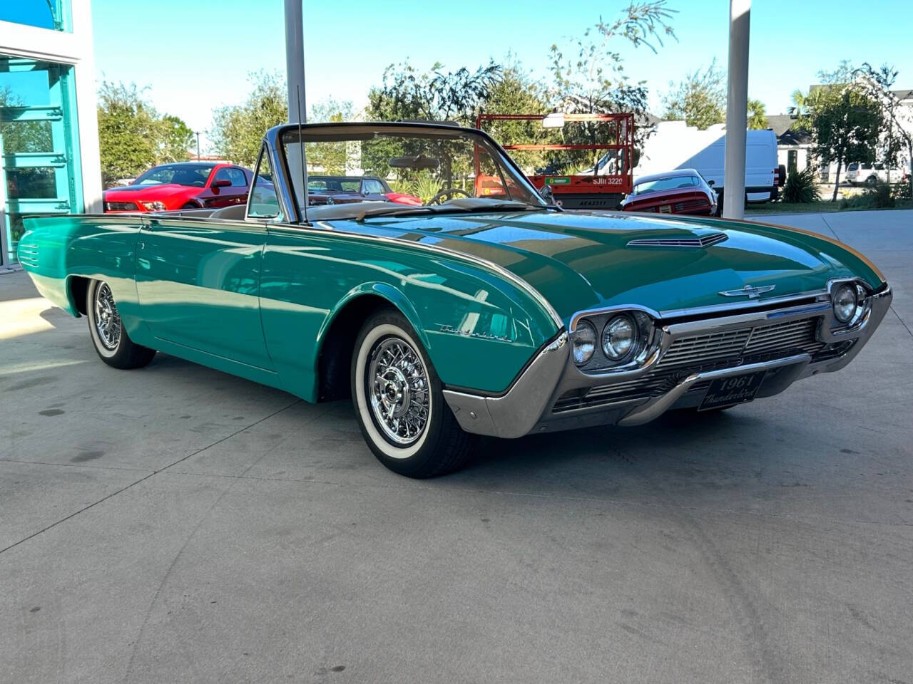 Ford-Thunderbird-Berline-1961-2