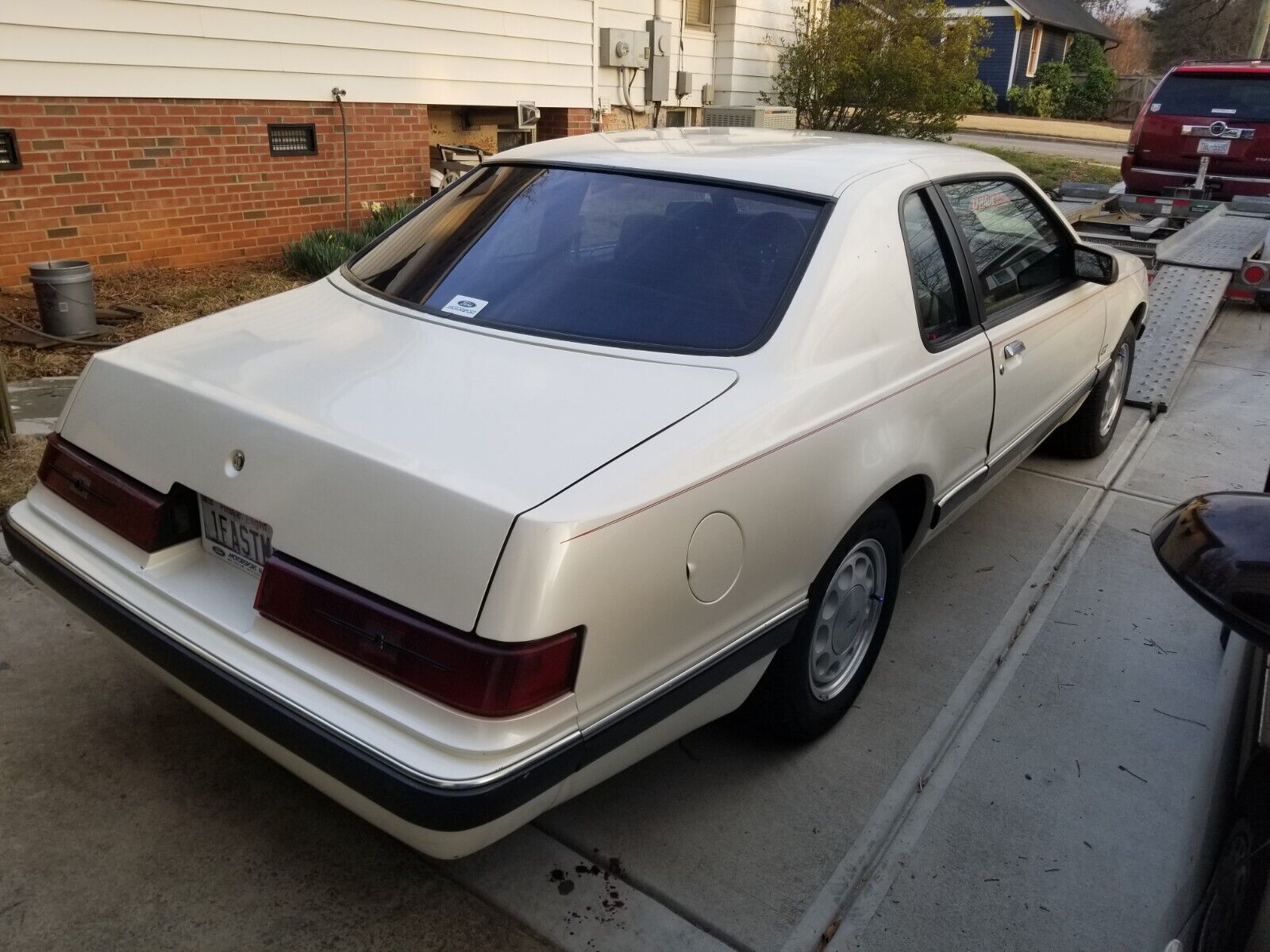 Ford-Thunderbird-Berline-1983-2