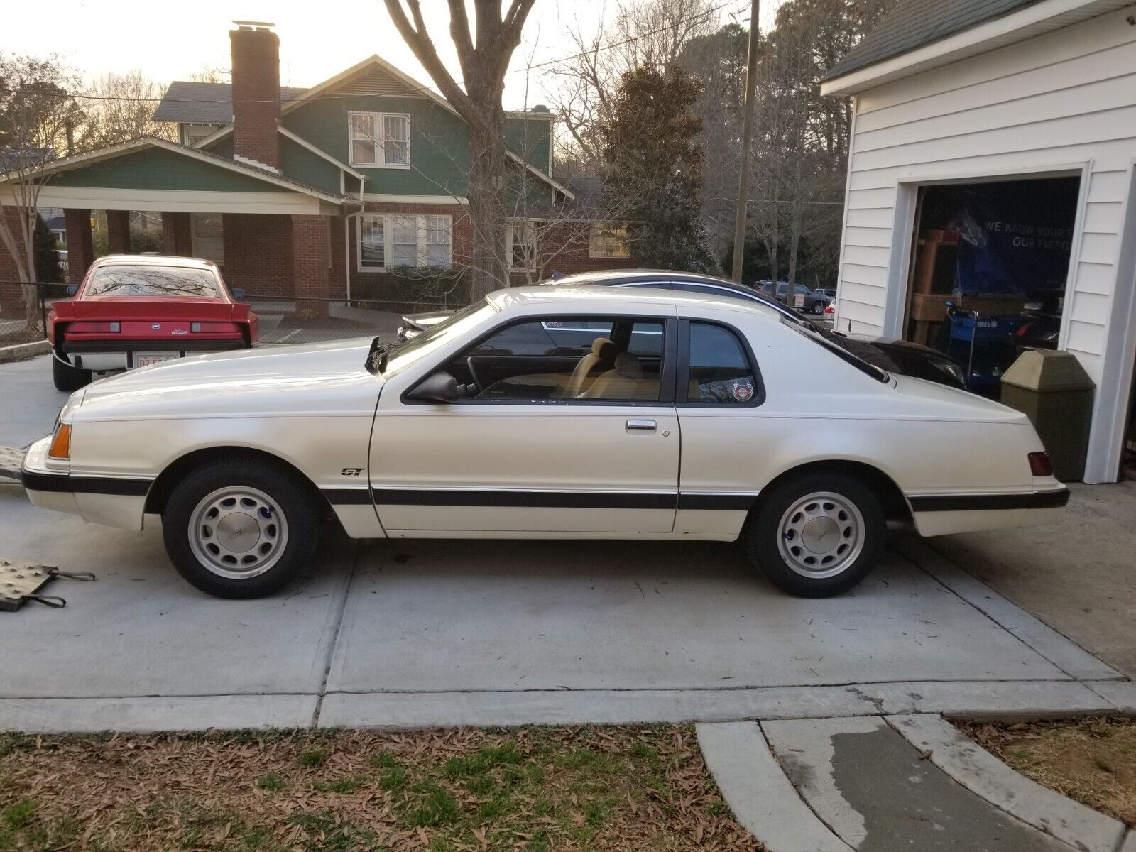 Ford-Thunderbird-Berline-1983-8