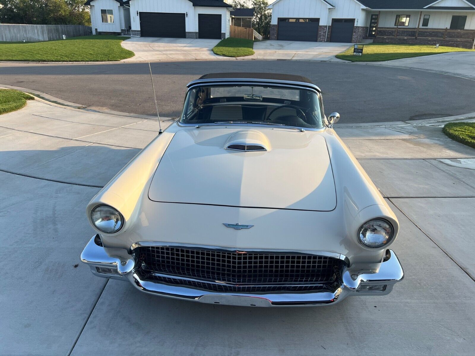 Ford-Thunderbird-Cabriolet-1957-2