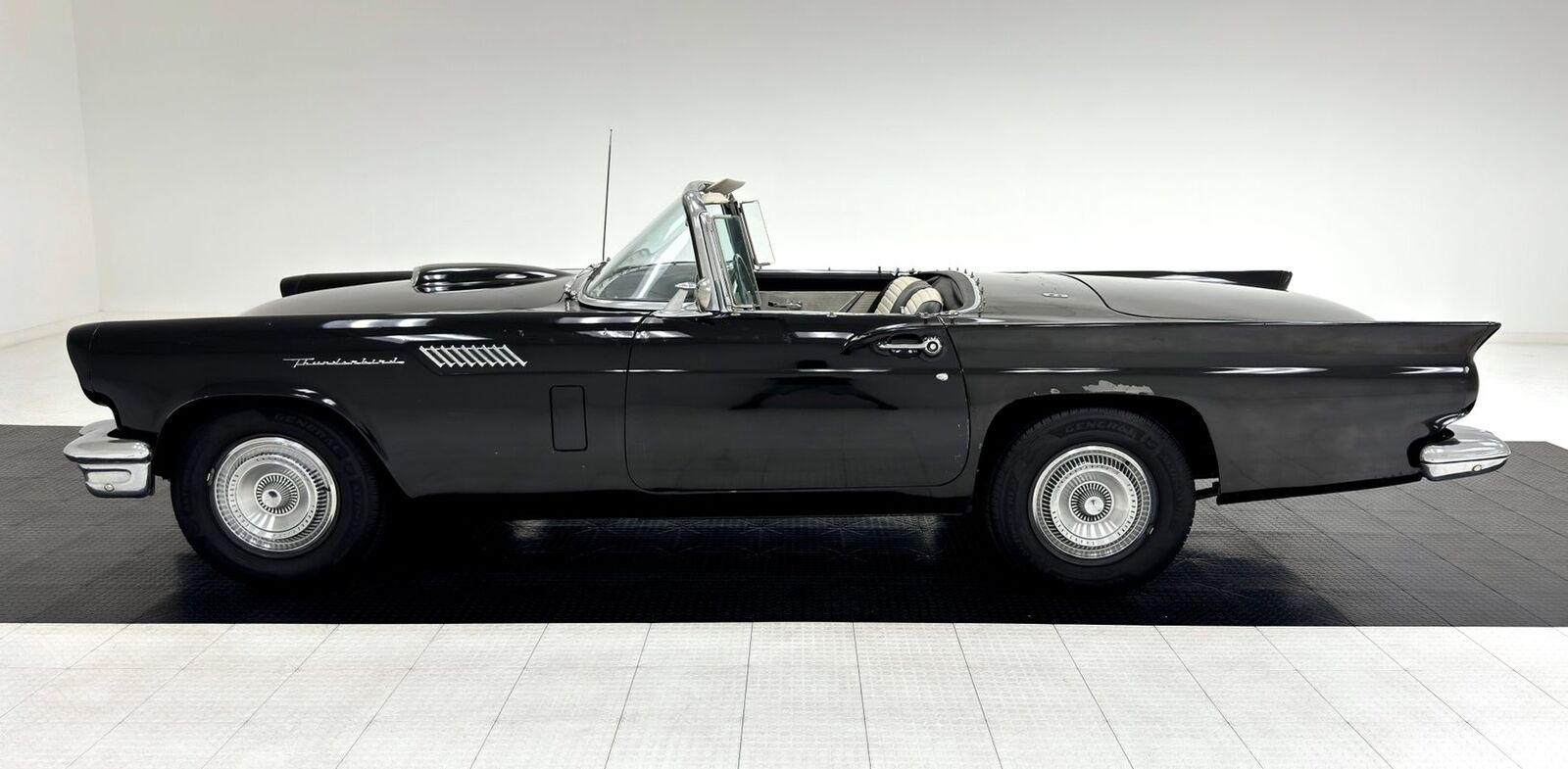 Ford-Thunderbird-Cabriolet-1957-3