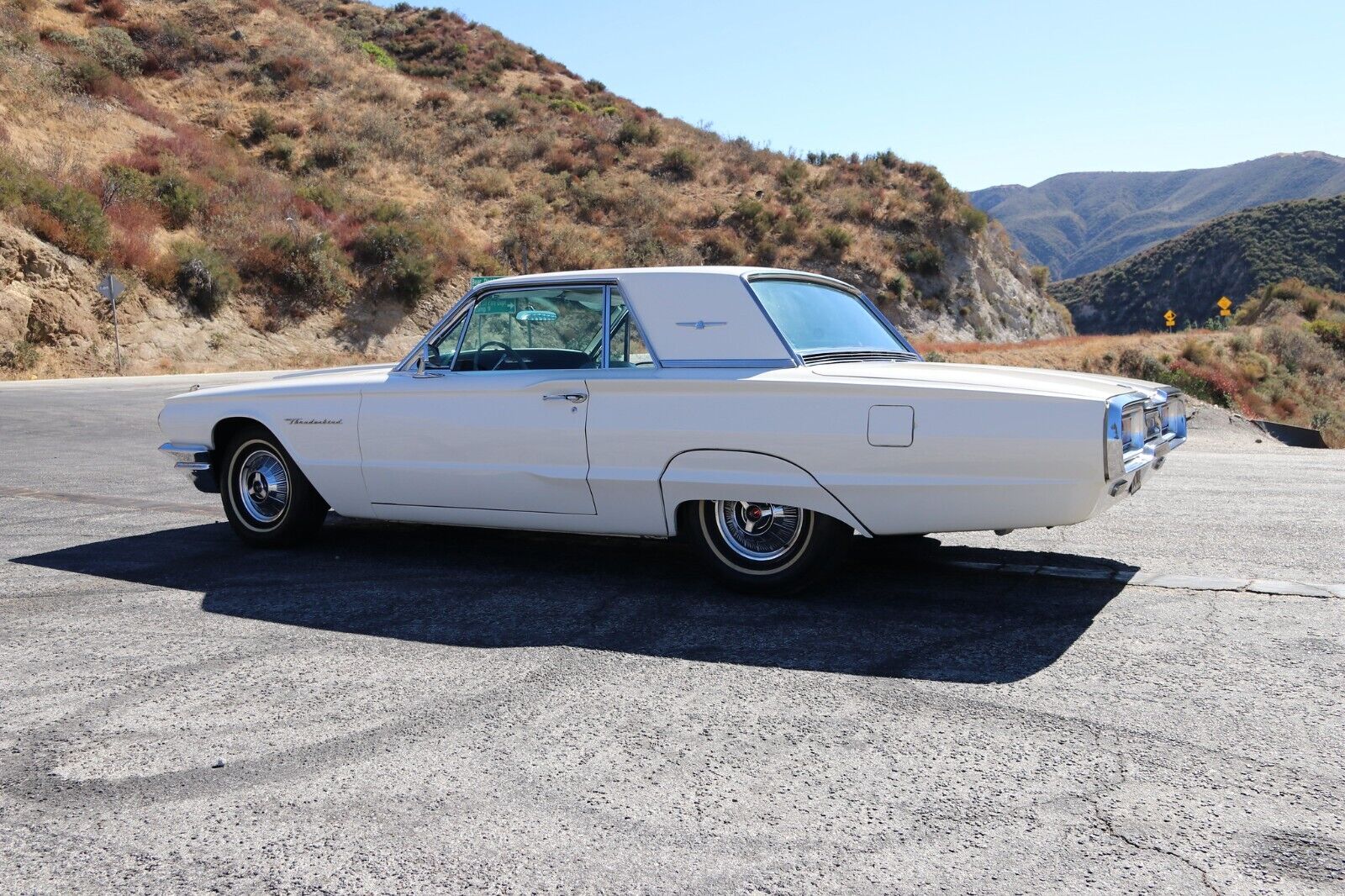 Ford-Thunderbird-Coupe-1964-5