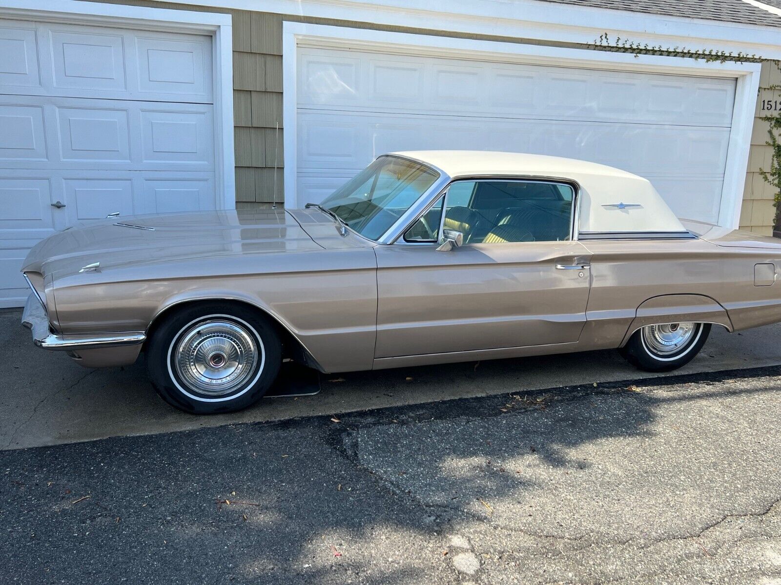 Ford-Thunderbird-Coupe-1966-1