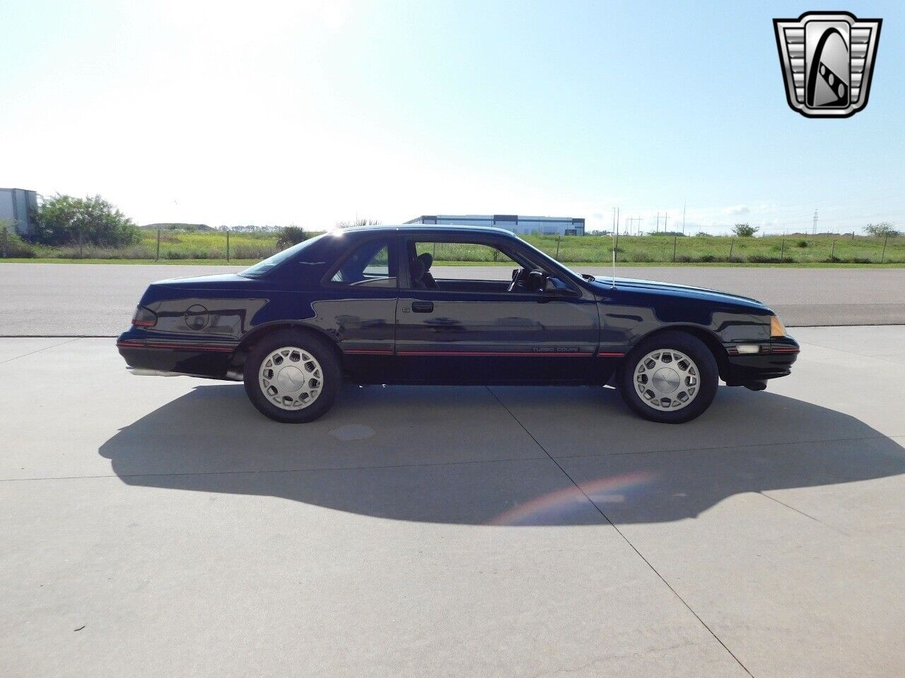 Ford-Thunderbird-Coupe-1987-4