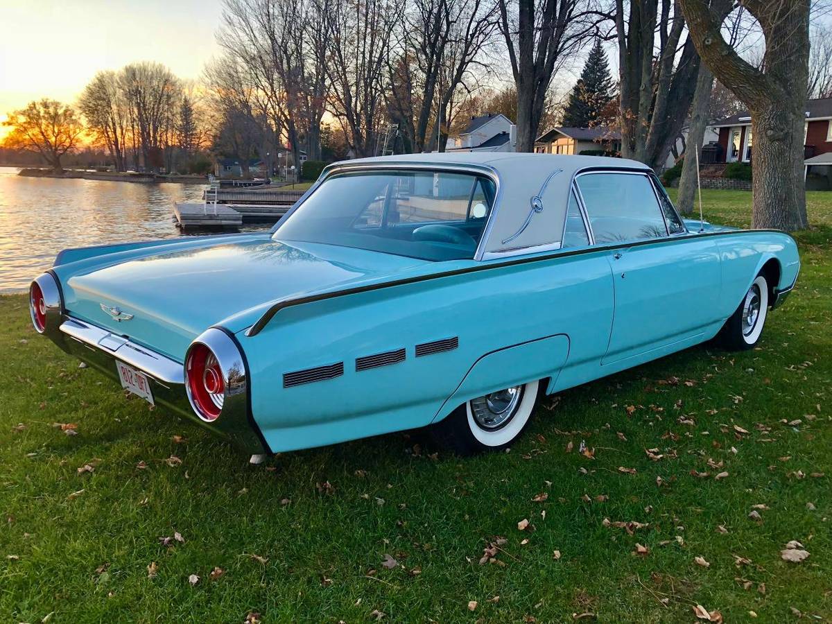 Ford-Thunderbird-coupe-1962-2