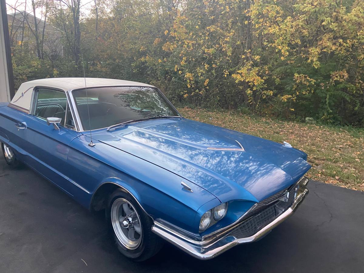 Ford-Thunderbird-deluxe-1966-1