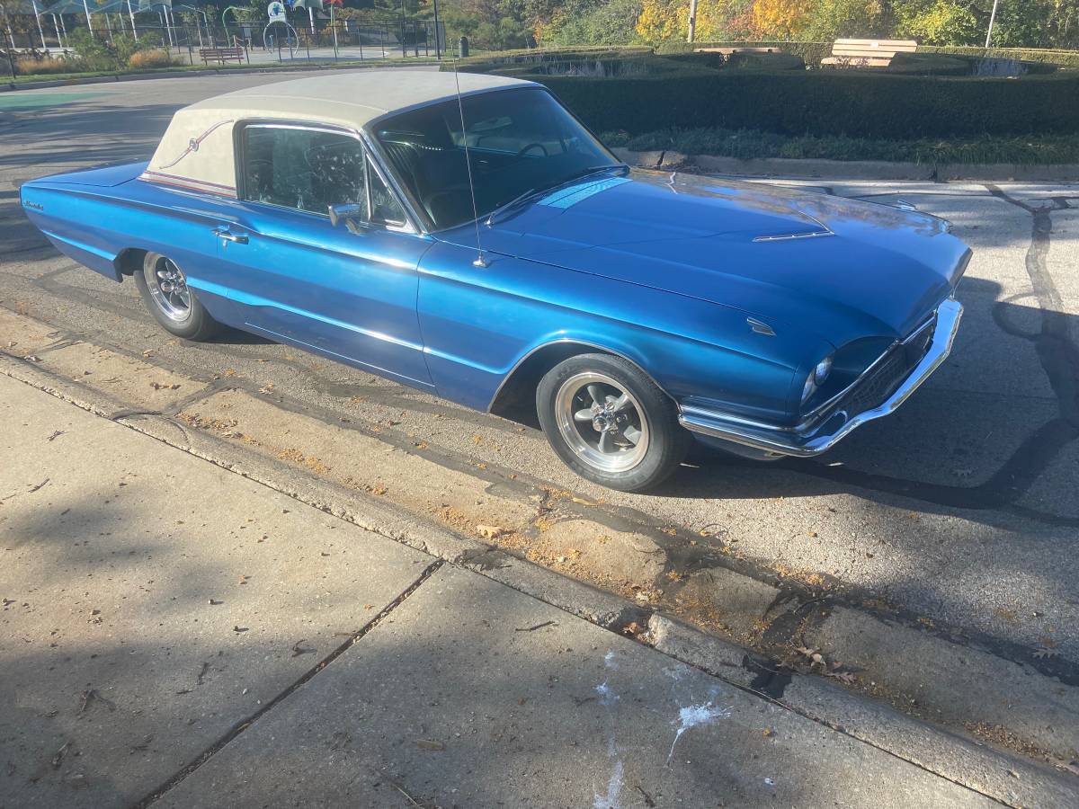 Ford-Thunderbird-deluxe-1966-10