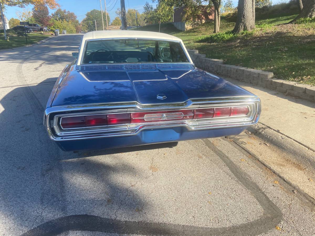 Ford-Thunderbird-deluxe-1966-11