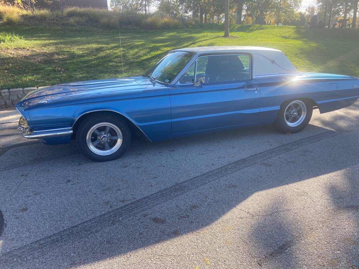 Ford-Thunderbird-deluxe-1966-2