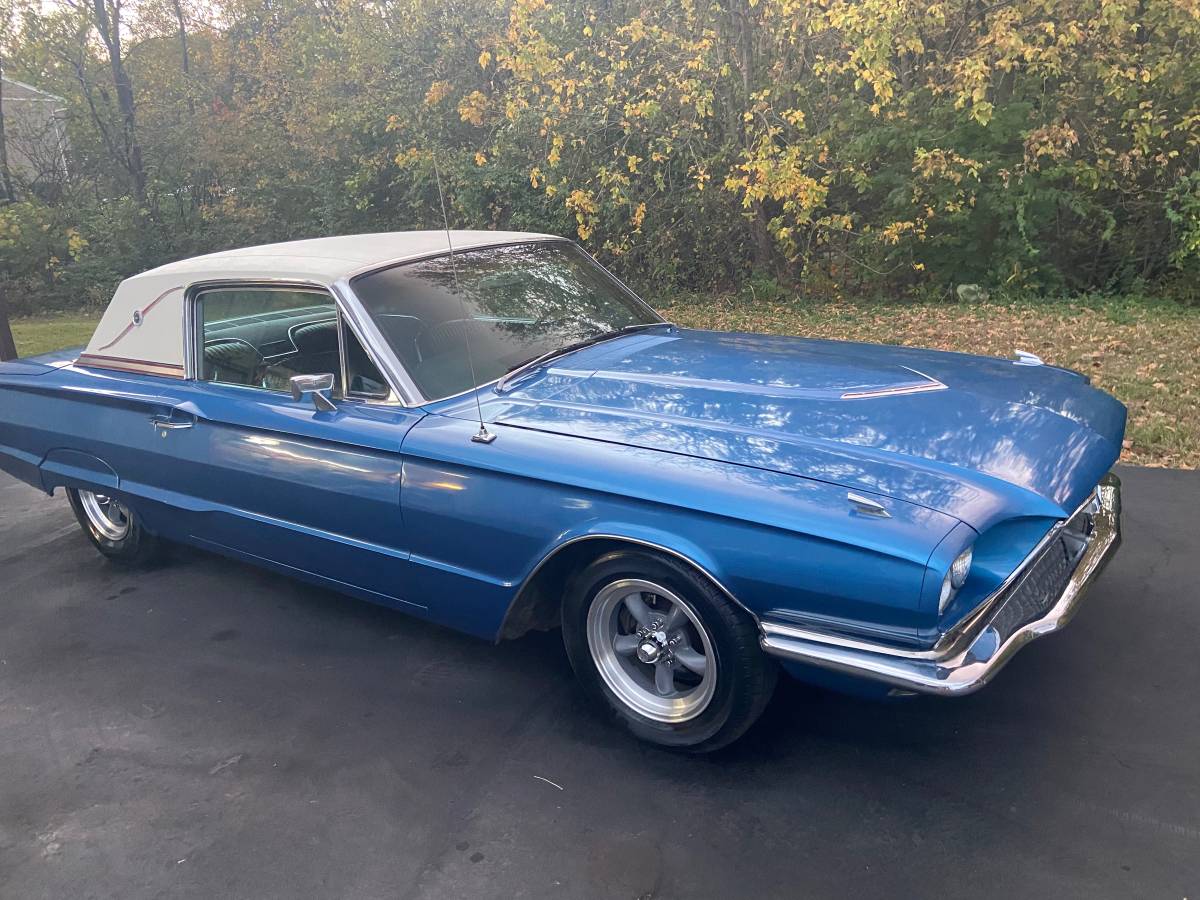 Ford-Thunderbird-deluxe-1966-7