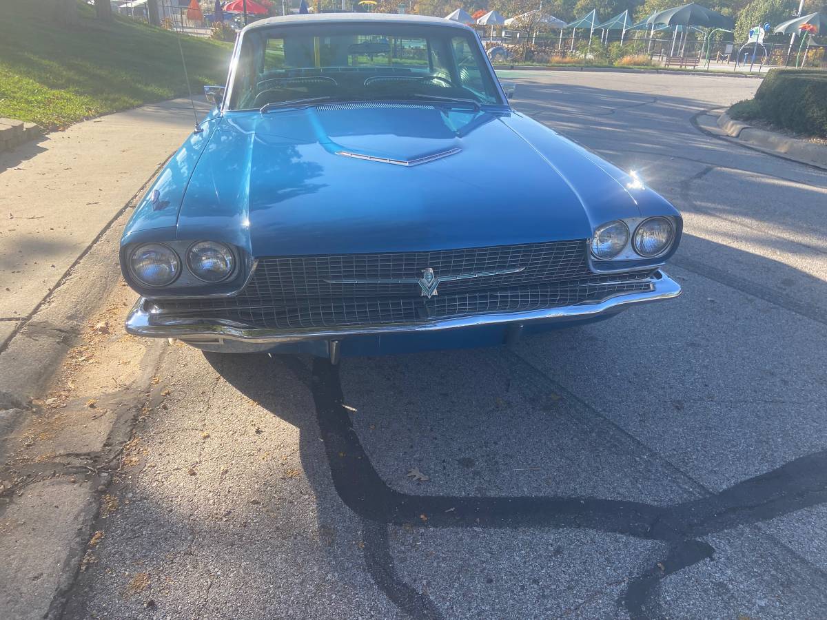 Ford-Thunderbird-deluxe-1966-9