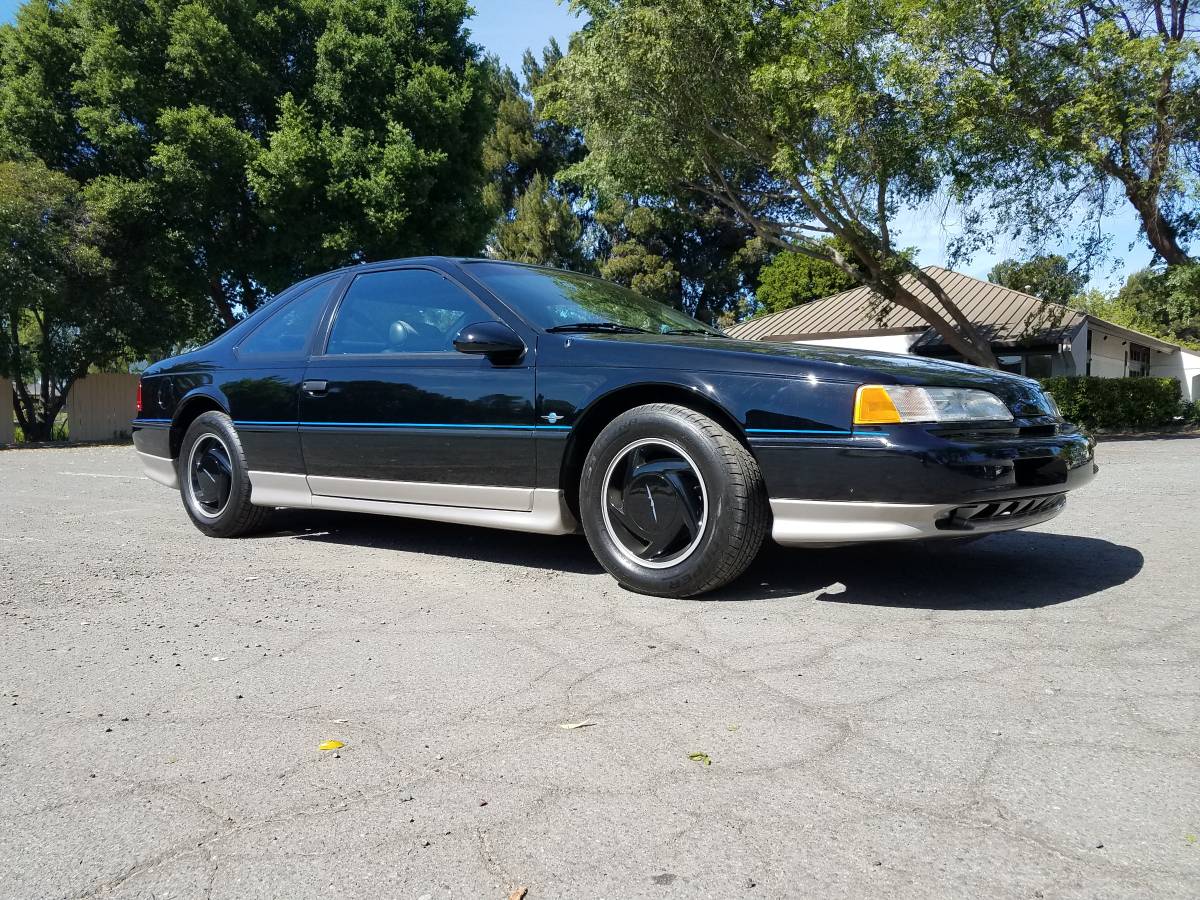 Ford-Thunderbird-super-coupe-1990