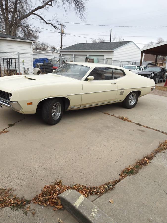 Ford-Torino-gt-1970-13