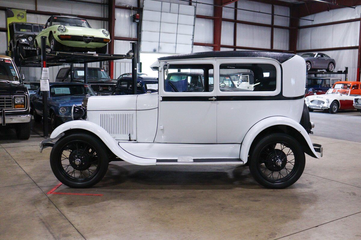 Ford-Tudor-Coupe-1928-3