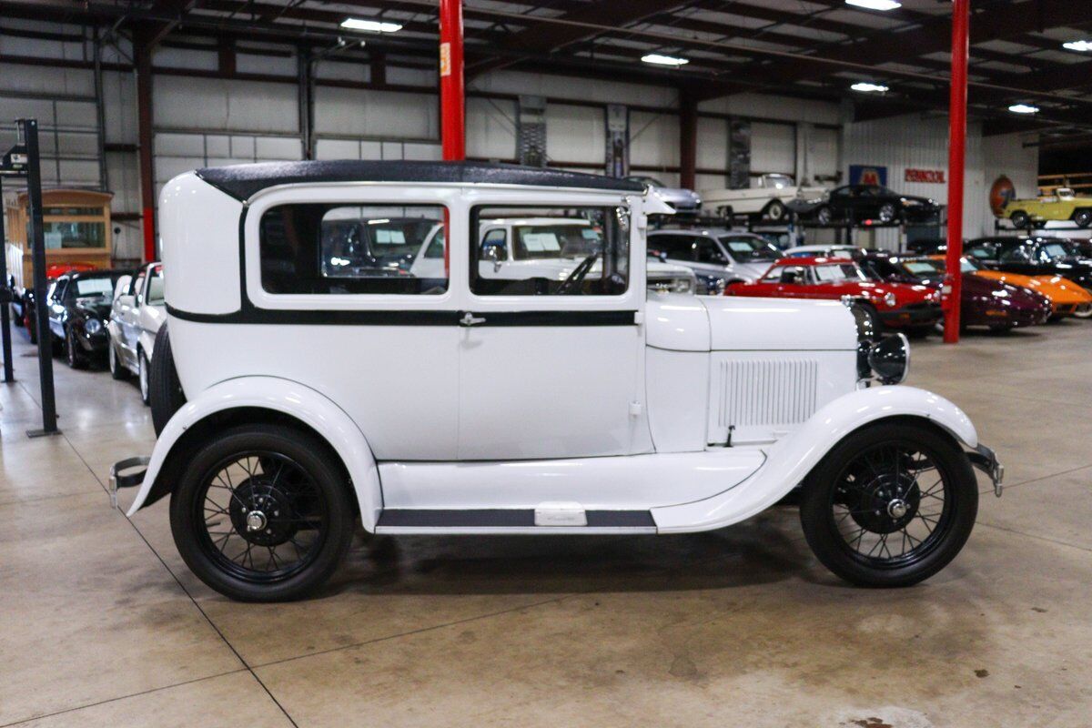 Ford-Tudor-Coupe-1928-9