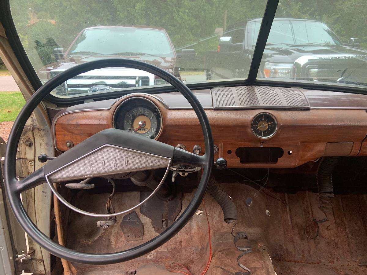 Ford-Woody-wagon-1951