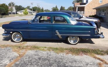 Ford-customline-with-mild-custom-351-eng-Coupe-1953-4