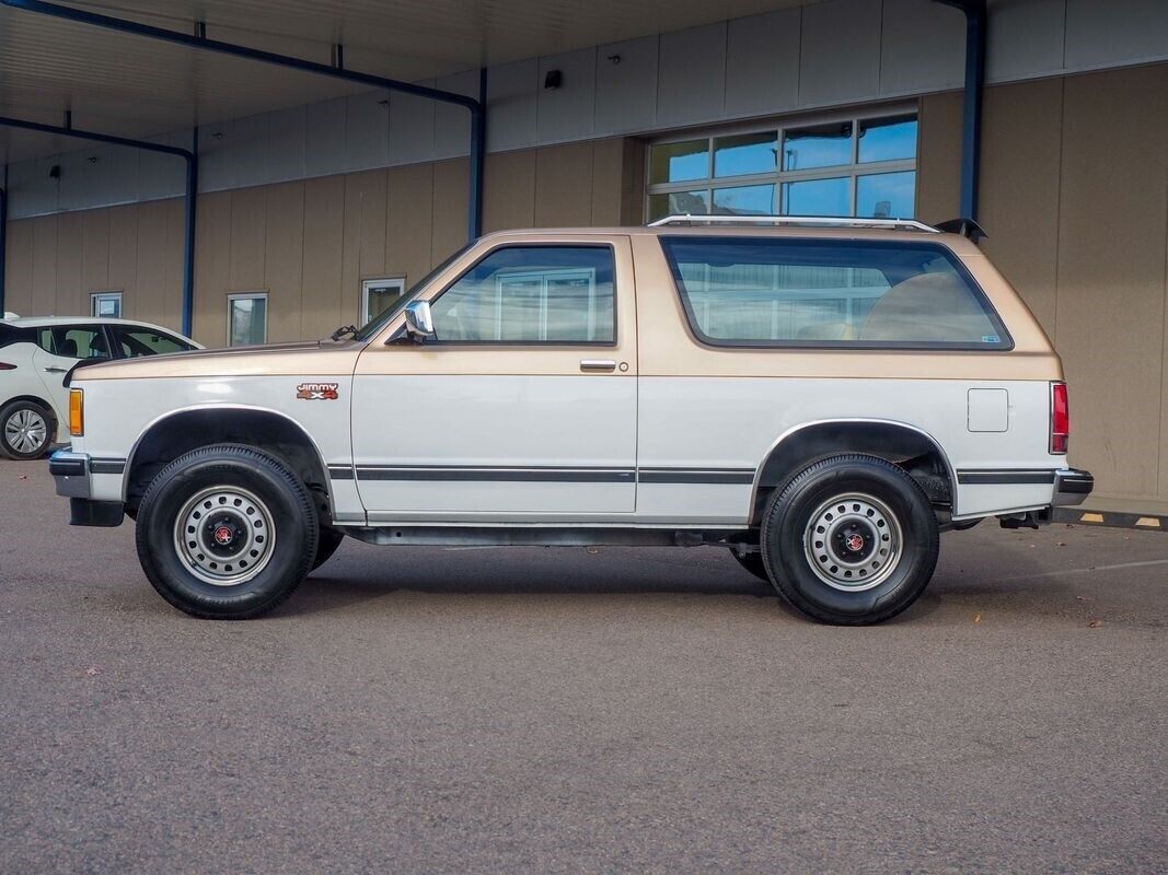 GMC-S-15-Jimmy-1986-6