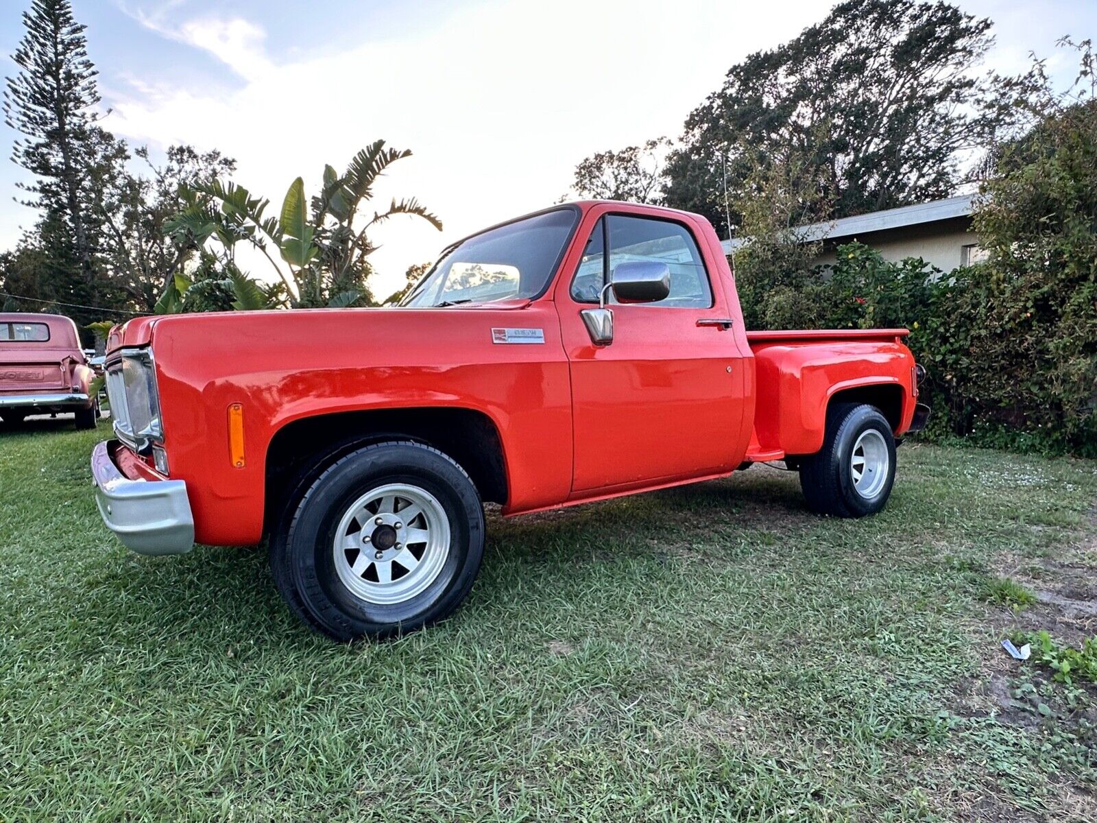 GMC Sierra 1500  year1}