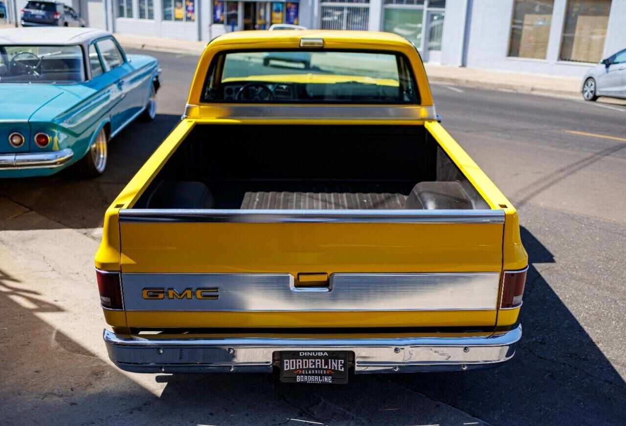 GMC-Sierra-1500-Pickup-1977-2