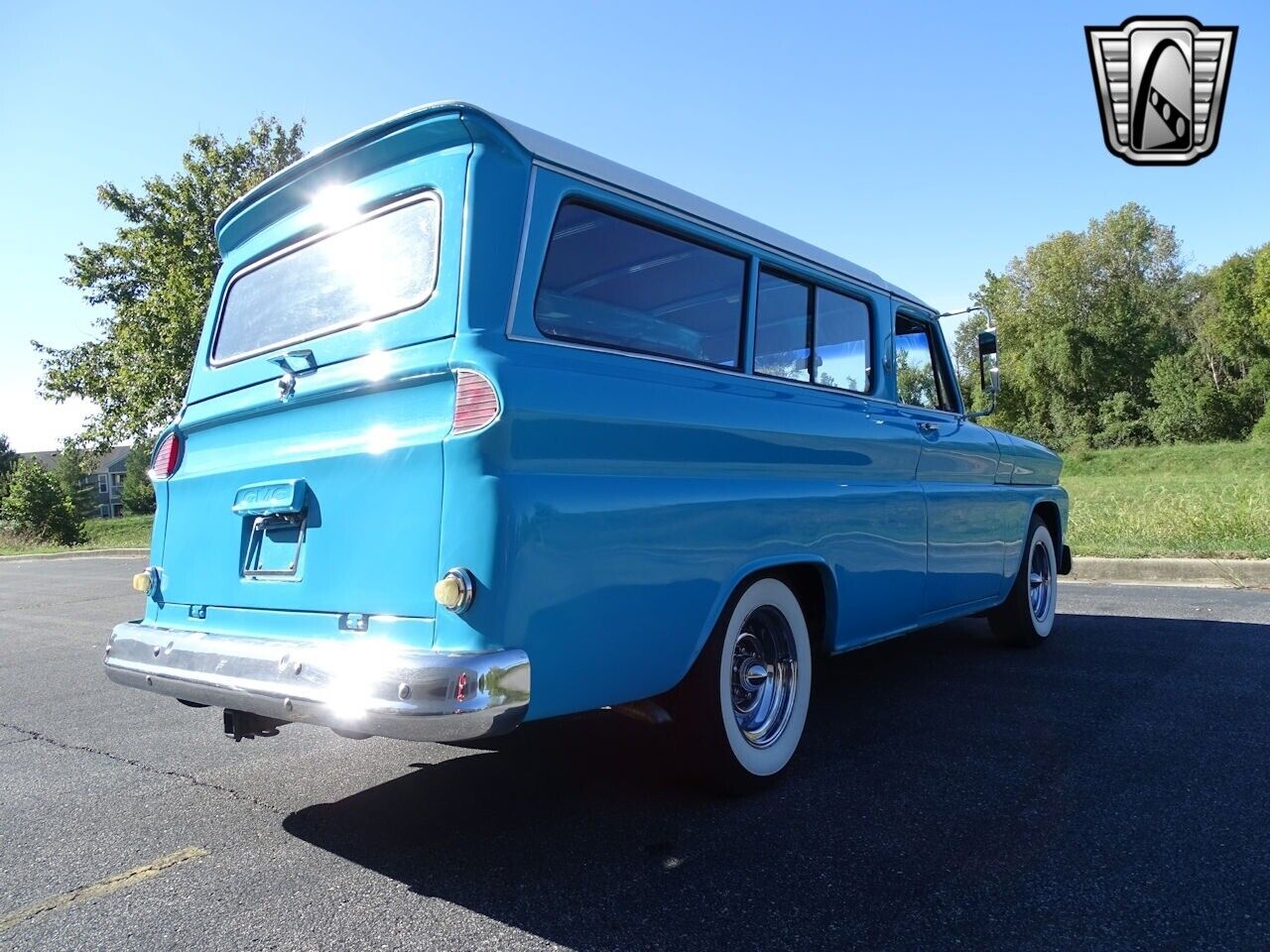 GMC-Suburban-Cabriolet-1966-6