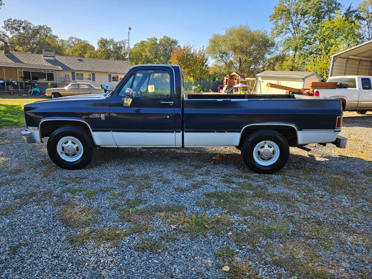 Gmc-Sierra-2500-diesel-1984