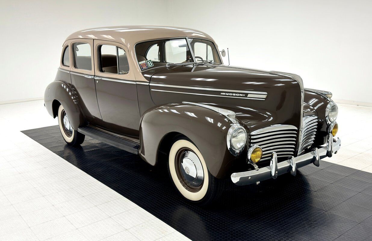 Hudson-Six-Traveller-10T-Berline-1941-7