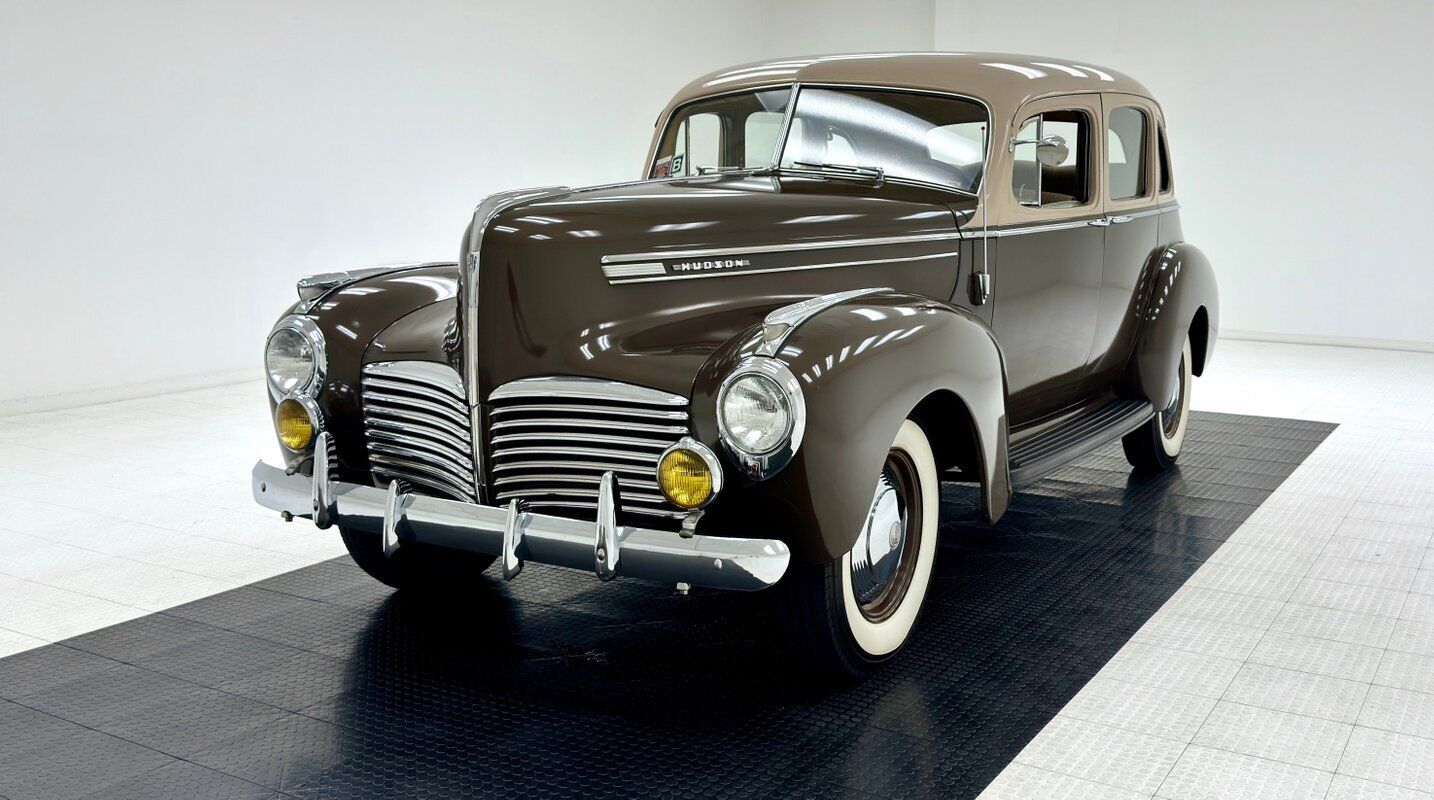 Hudson-Six-Traveller-10T-Berline-1941