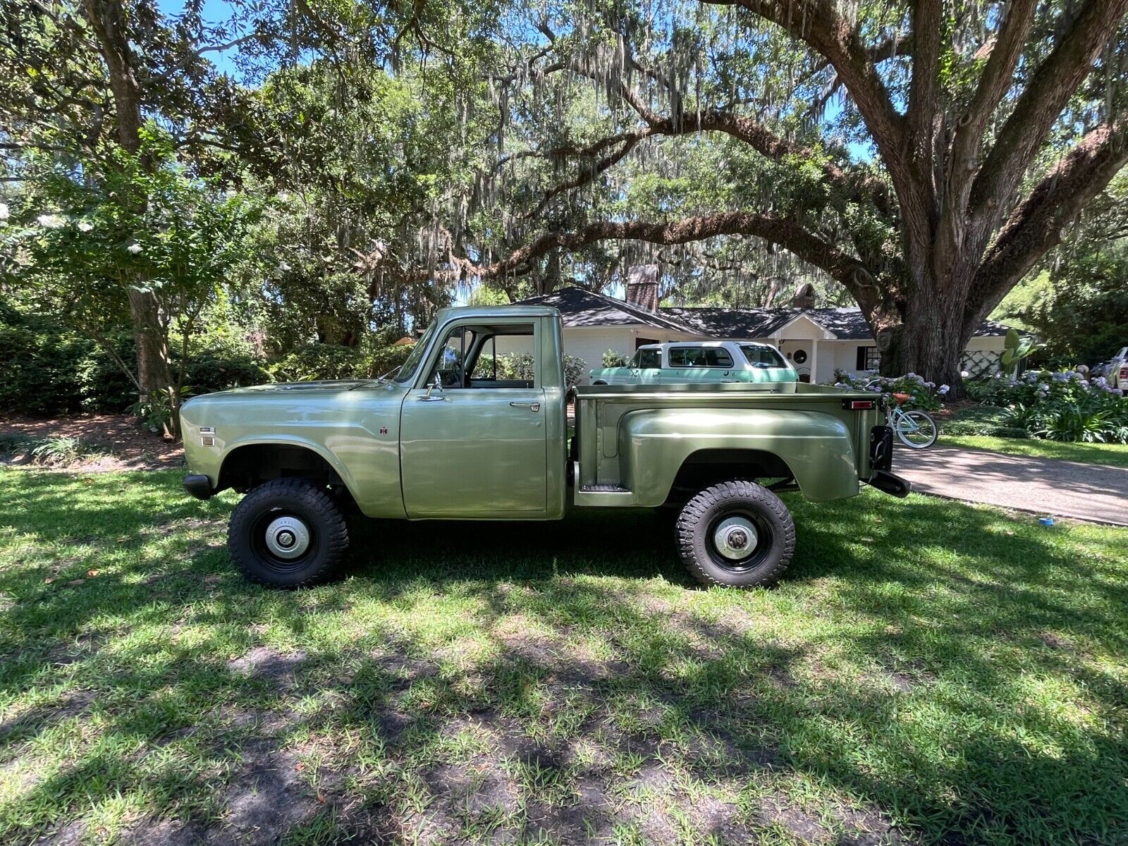 International-Harvester-1210-1971-17