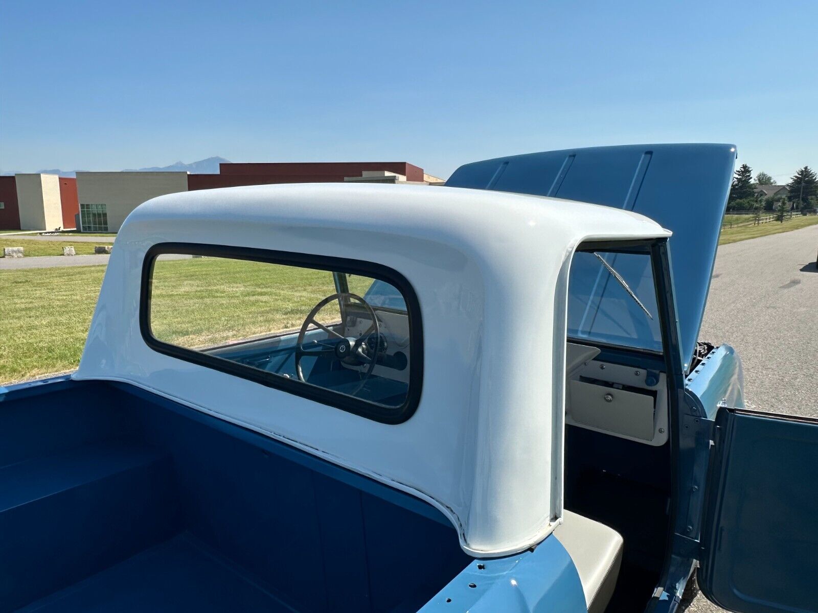 International-Harvester-Scout-Pickup-1962-25