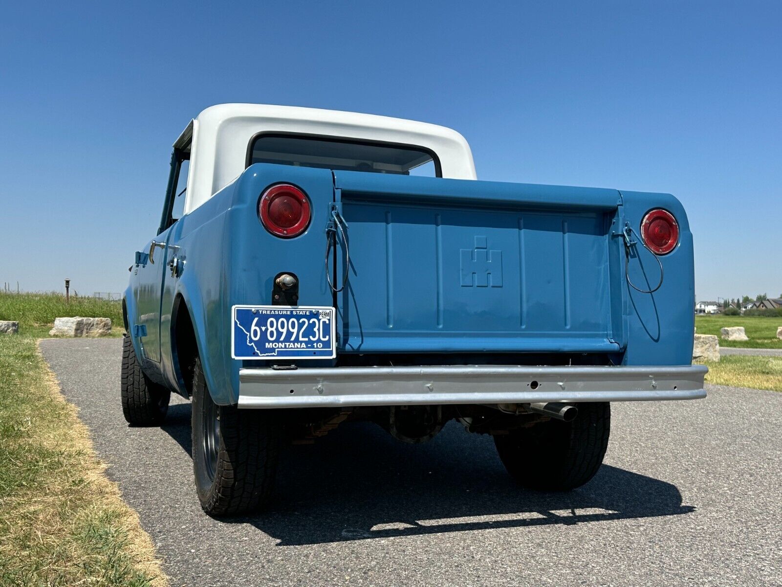 International-Harvester-Scout-Pickup-1962-30