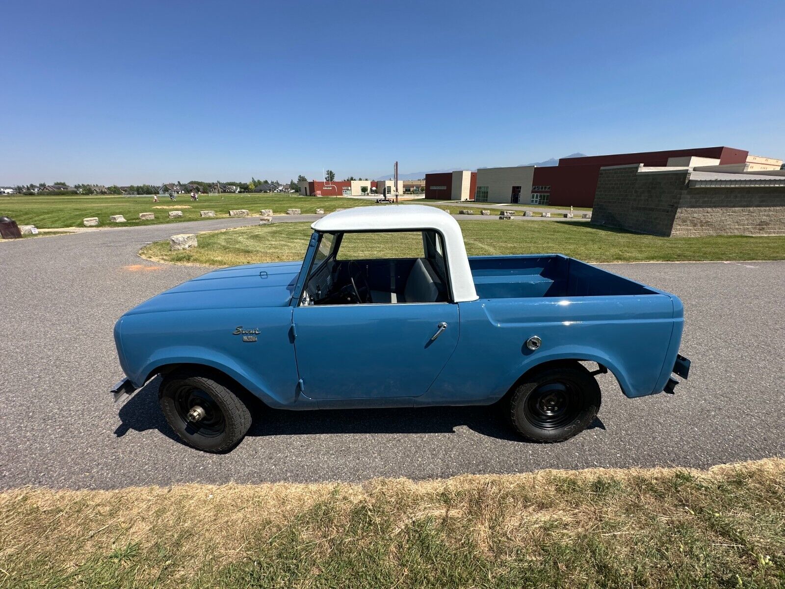 International-Harvester-Scout-Pickup-1962-32