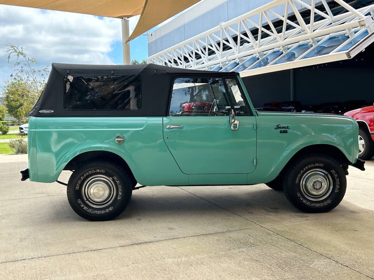 International-Harvester-Scout-Pickup-1969-4