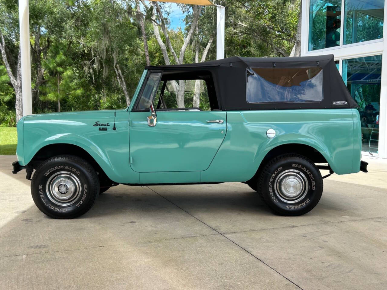 International-Harvester-Scout-Pickup-1969-8