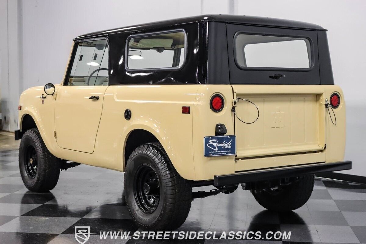 International-Harvester-Scout-SUV-1965-8