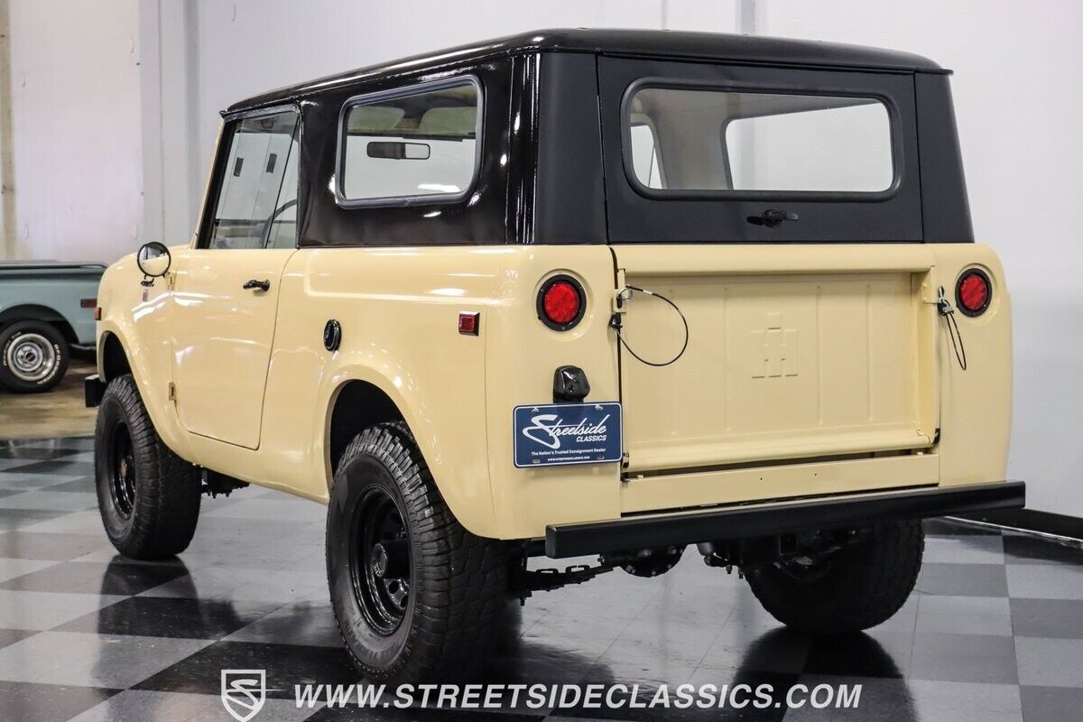 International-Harvester-Scout-SUV-1965-9