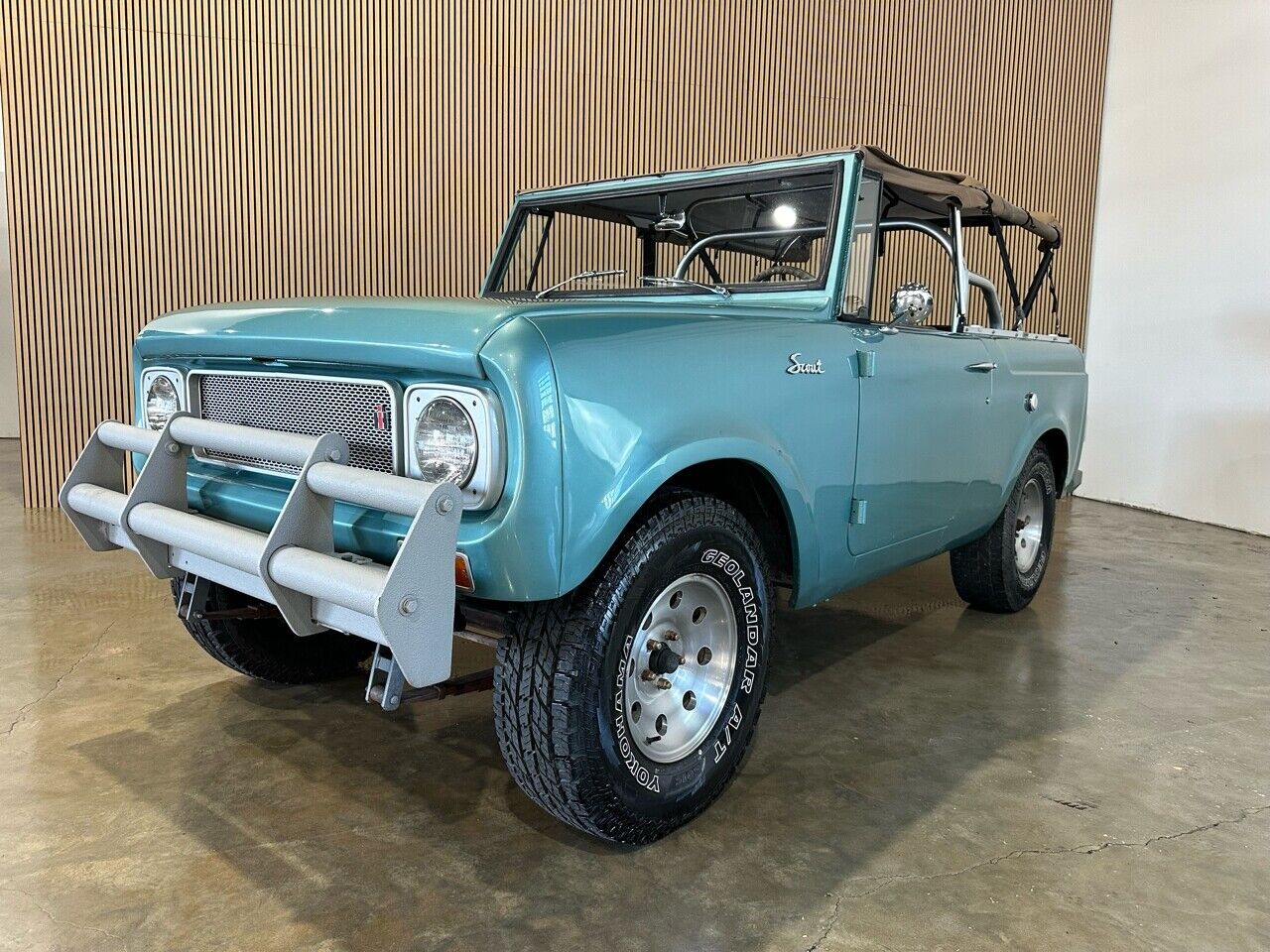 International-Harvester-Scout-SUV-1966-3