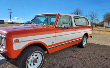 International-Harvester-Scout-Traveler-SUV-1977-2