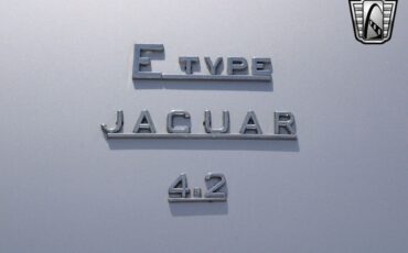 Jaguar-E-Type-1969-26