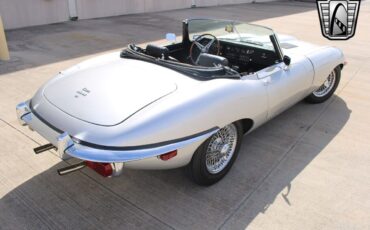 Jaguar-E-Type-1969-29